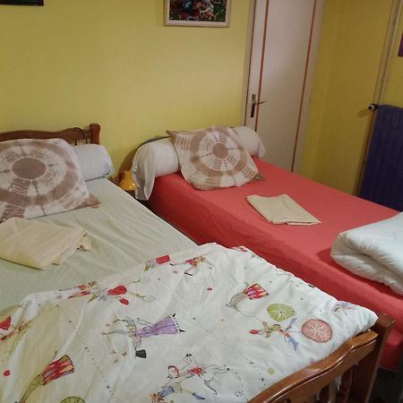 Montluçon Maison Entiere Avec Parking, Garage Et Jardin מראה חיצוני תמונה