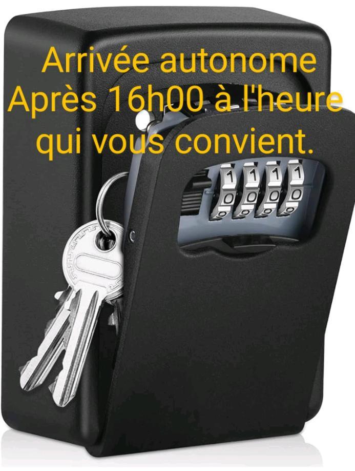 Montluçon Maison Entiere Avec Parking, Garage Et Jardin מראה חיצוני תמונה