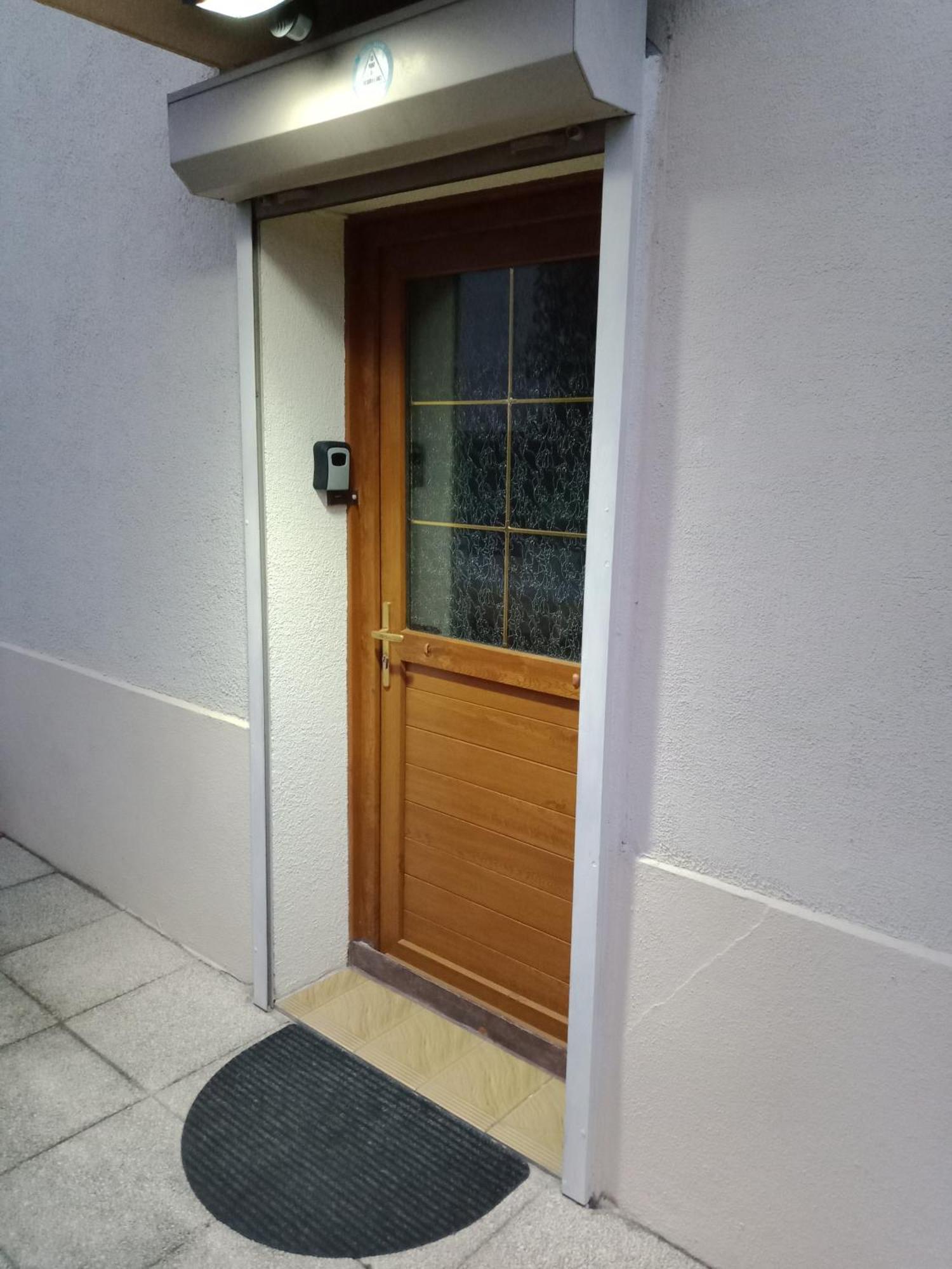Montluçon Maison Entiere Avec Parking, Garage Et Jardin חדר תמונה