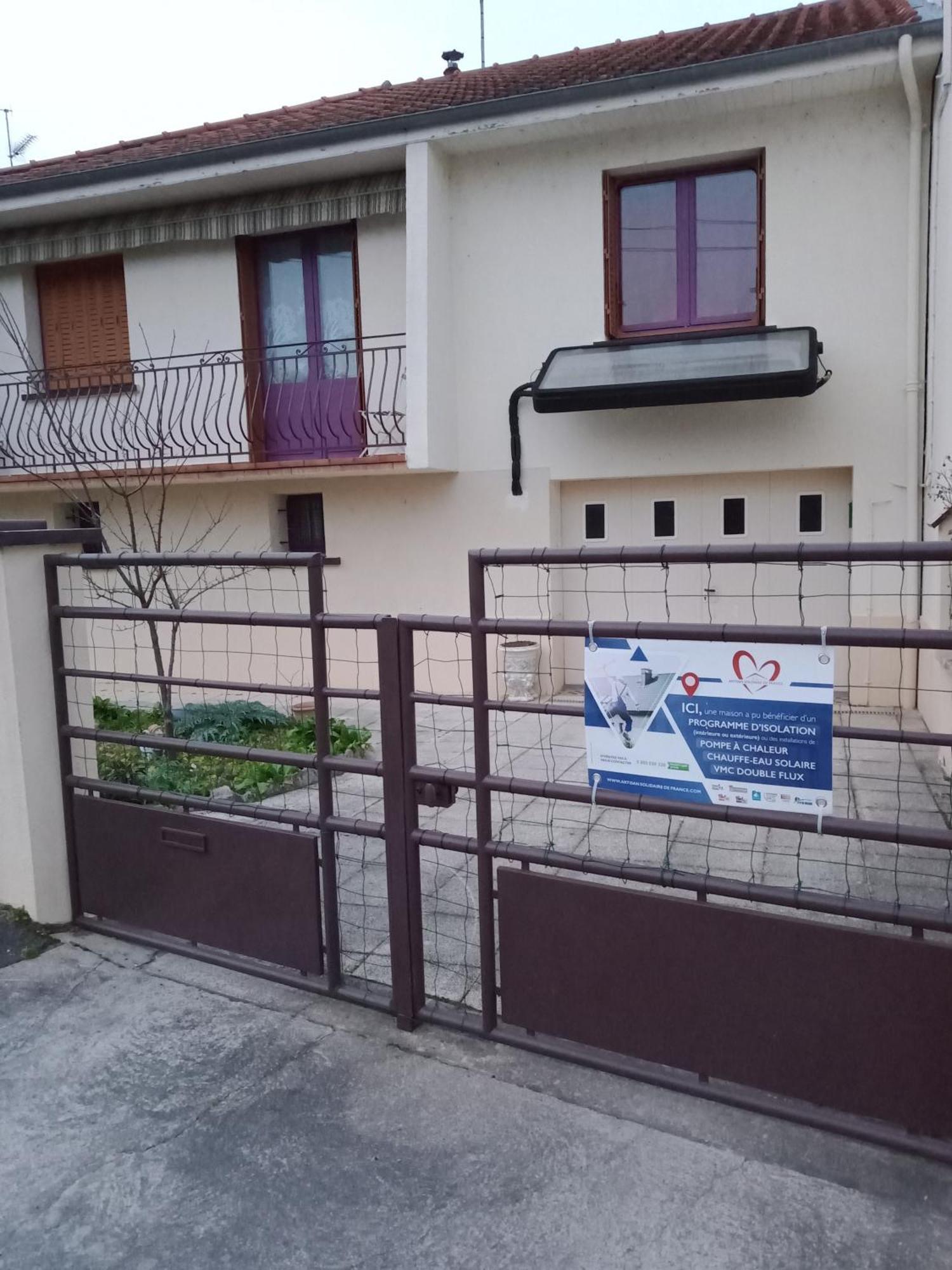 Montluçon Maison Entiere Avec Parking, Garage Et Jardin חדר תמונה